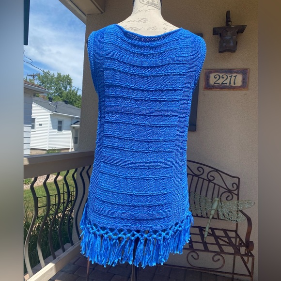 EUC worn once! Lilly Pulitzer Luca Fringe Sleeveless Sweater Tank Top-Lapis Blue - Picture 5 of 9